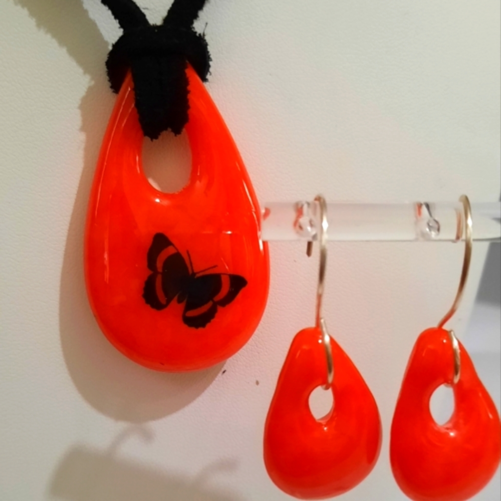 Stained Glass Orange Tear Drop Shape Necklace set with Black Fused Butterfly